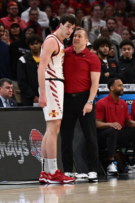 Mar 28, 2024; Boston, MA, USA; Iowa State Cyclones forward Milan Momcilovic (22) talks with head coach T.J. Otzelberger against the Illinois Fighting Illini in the semifinals of the East Regional of the 2024 NCAA Tournament at TD Garden. Mandatory Credit: Brian Fluharty-USA TODAY Sports