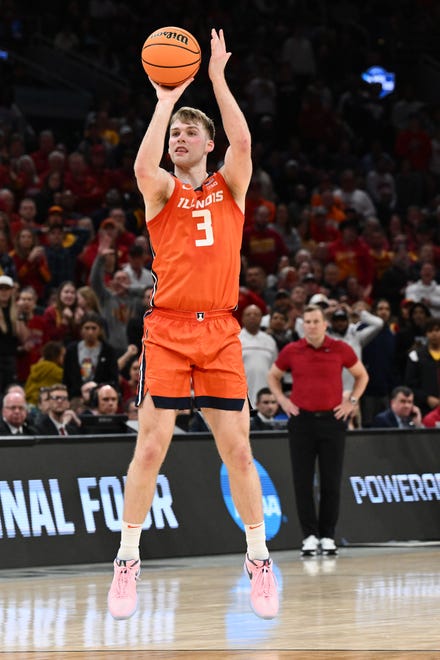 Mar 28, 2024; Boston, MA, USA;Illinois Fighting Illini forward Marcus Domask (3) shoots the ball against the Iowa State Cyclones in the semifinals of the East Regional of the 2024 NCAA Tournament at TD Garden. Mandatory Credit: Brian Fluharty-USA TODAY Sports